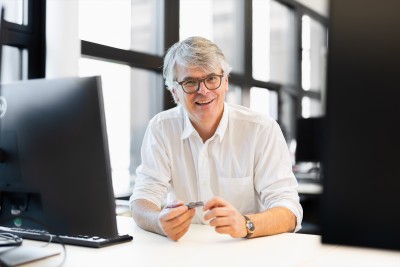 Portrait eines Mitarbeiters von congatec