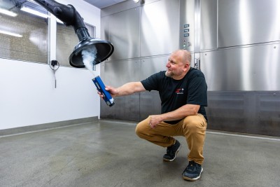 Mitarbeiter von gisiger madörin beim Testen